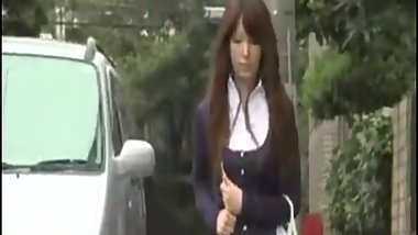 Beautiful models were delivered out of the delivery workers