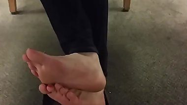 Candid Japanese Lady With Big Feet Shoeplay In The Library