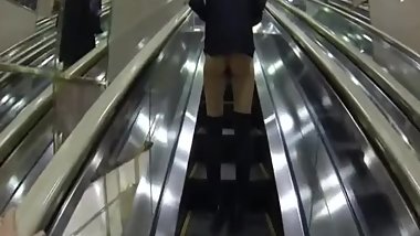 walking through a store, naked and buttplugged then tied on a bench..(n°3)