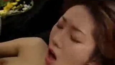 Jpanese Milf gets fucked at Home -unsencored-