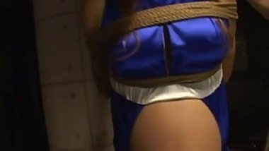 Japanese beauty is pregnant and in bondage