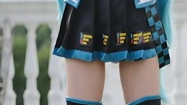 Miku Cosplay (1-2)