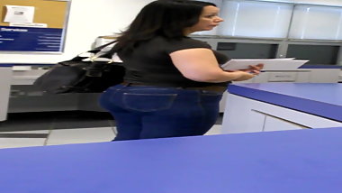 Juicy assed Spanish milf