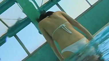 Ai Kawanaka - swimming