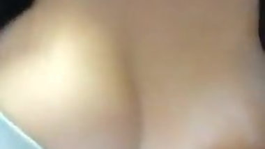 JAPINHA PAGANDO PEITINHO 1