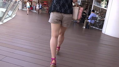 Sexy Legs Walk 012