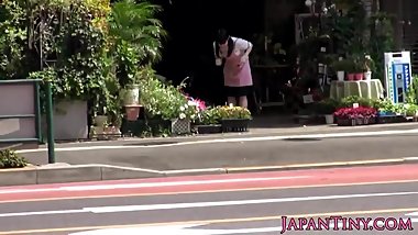 Petite japanese florist pussyfucked in store