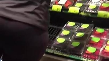 Wide Hips Plump Butt Japanese MILF