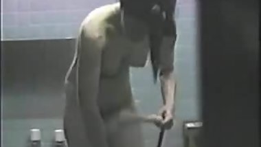 JP Peeping hole into girls bath - 2 of 3