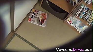 Japanese teen on spycam