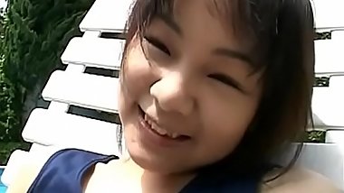 Obese lady is so horny even when she goes outdoors