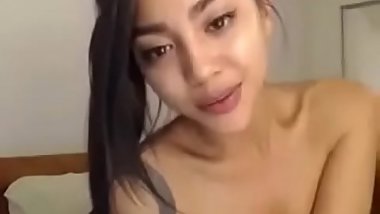 BELLA CANTIK MASTURBASI DI KAMAR